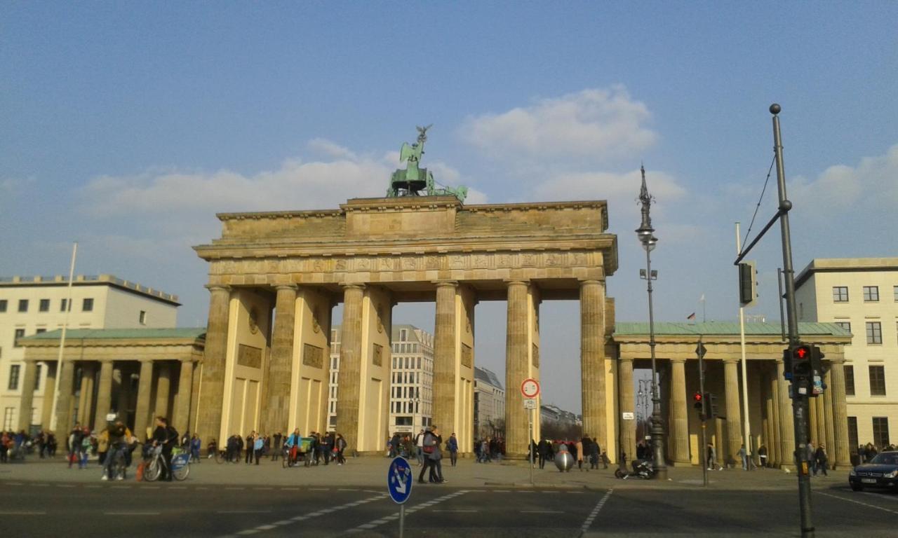 Berlin - Schoenefeld Gruene Wohnung Bagian luar foto
