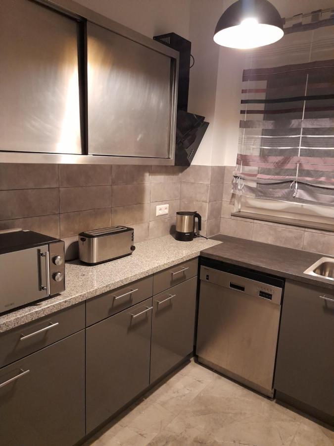 Berlin - Schoenefeld Gruene Wohnung Bagian luar foto