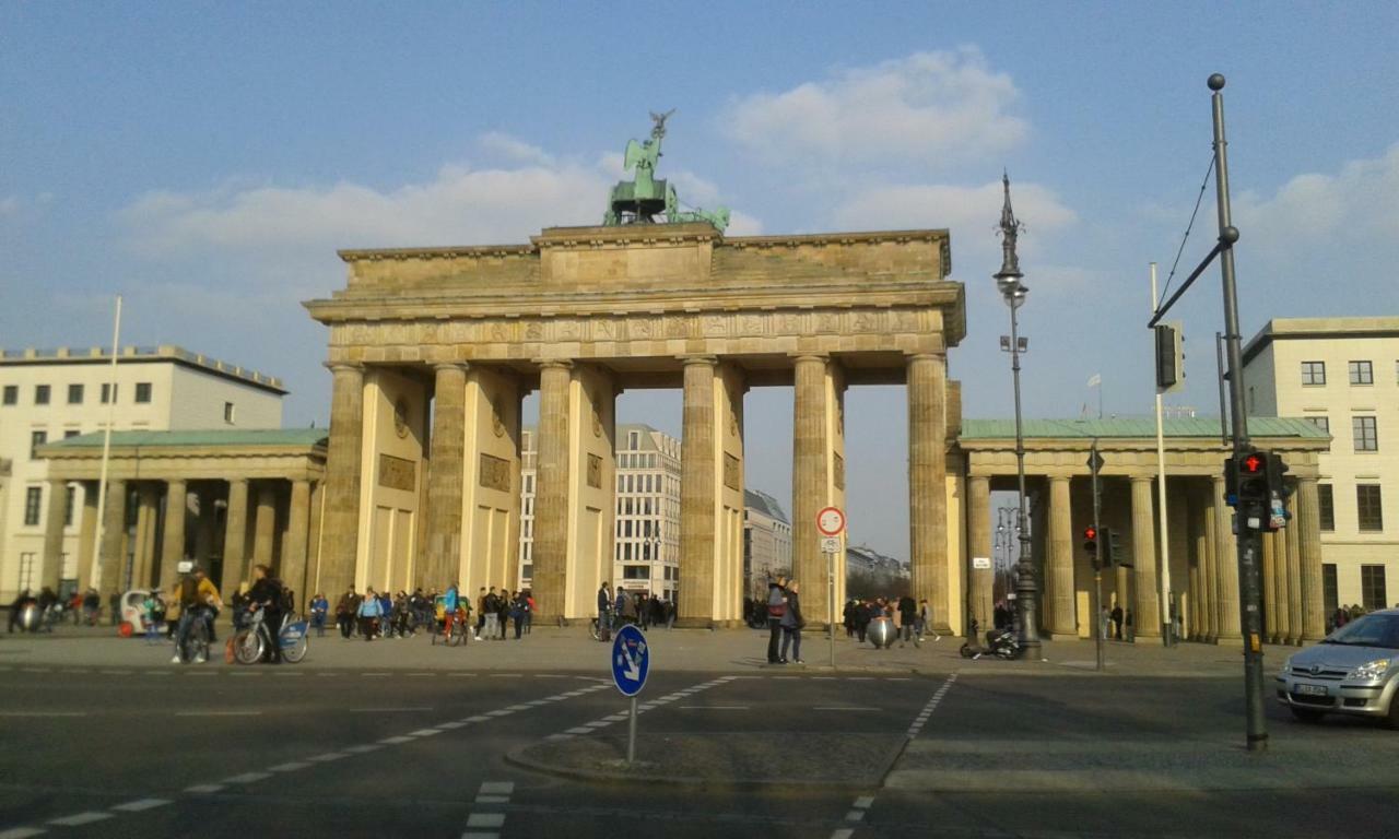 Berlin - Schoenefeld Gruene Wohnung Bagian luar foto