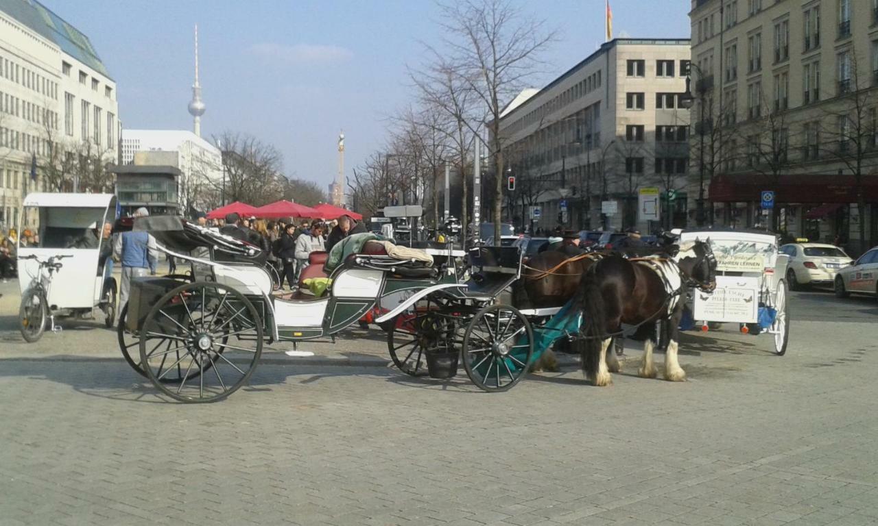 Berlin - Schoenefeld Gruene Wohnung Bagian luar foto